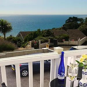 A Beautiful With Stunning Sea Views & Private Balcony Apartment Bournemouth